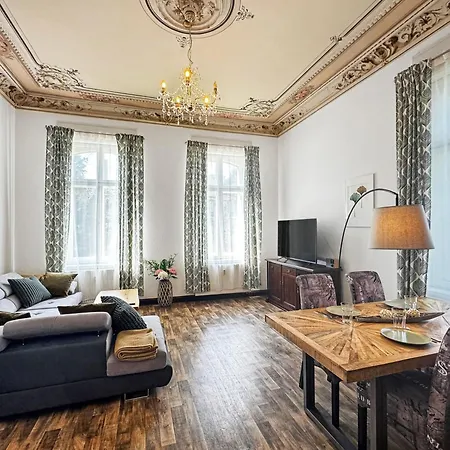 Nieske - Jugendstil Denkmal, Free Wlan & Parken, Self Check-in, Smart-tv * Herzberg