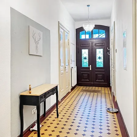 Nieske - Jugendstil Denkmal, Free Wlan & Parken, Self Check-in, Smart-tv