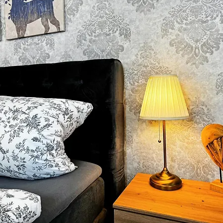 Nieske - Jugendstil Denkmal, Free Wlan & Parken, Self Check-in, Smart-tv Herzberg