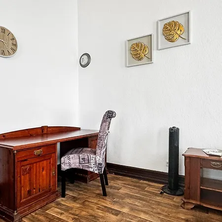 Apartman Nieske - Jugendstil Denkmal, Free Wlan & Parken, Self Check-in, Smart-tv Herzberg