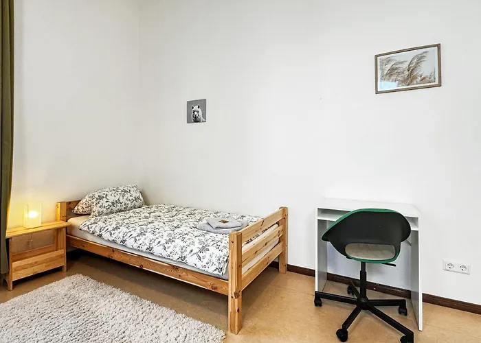 Appartement Nieske - Jugendstil Denkmal, Free Wlan & Parken, Self Check-in, Smart-tv *