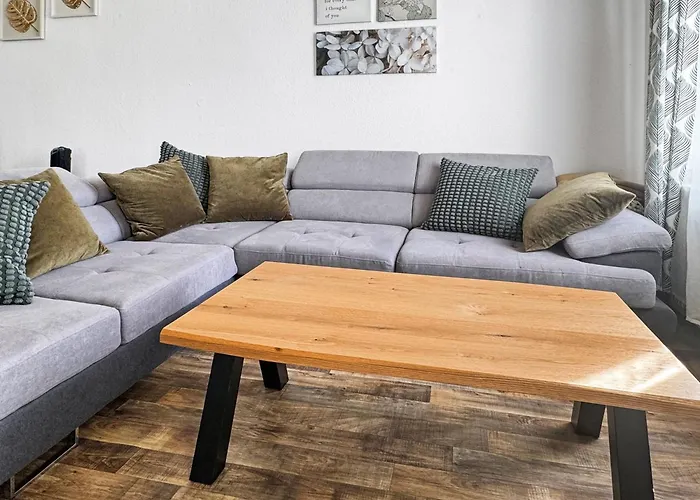 Appartement Nieske - Jugendstil Denkmal, Free Wlan & Parken, Self Check-in, Smart-tv